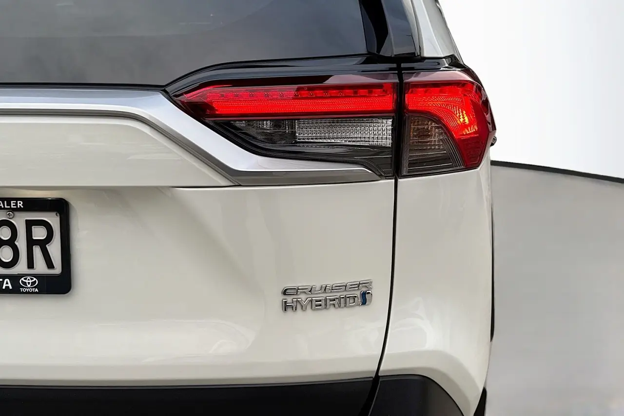 2022 Toyota RAV4 Gallery Image 9