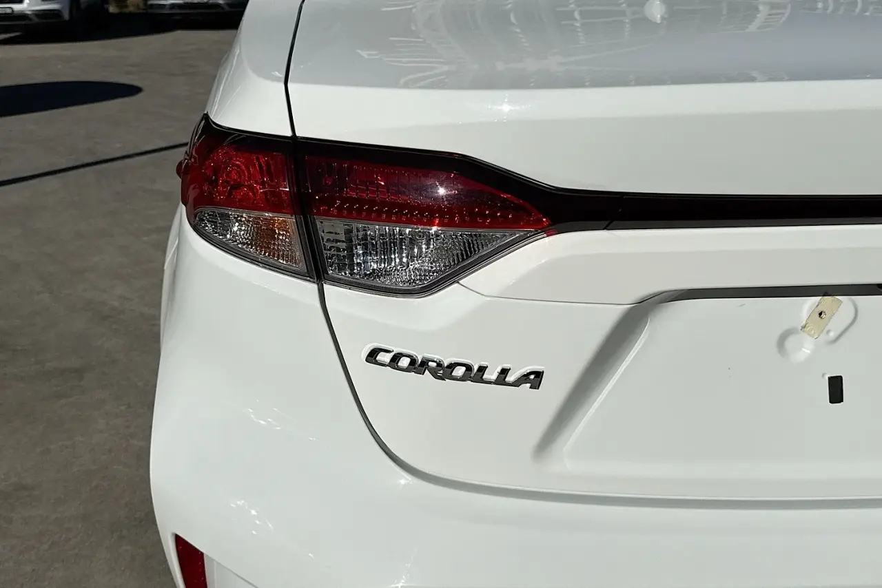 2025 Toyota Corolla Gallery Image 8