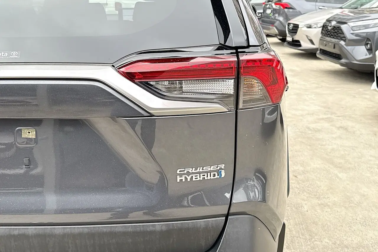 2024 Toyota RAV4 Gallery Image 17