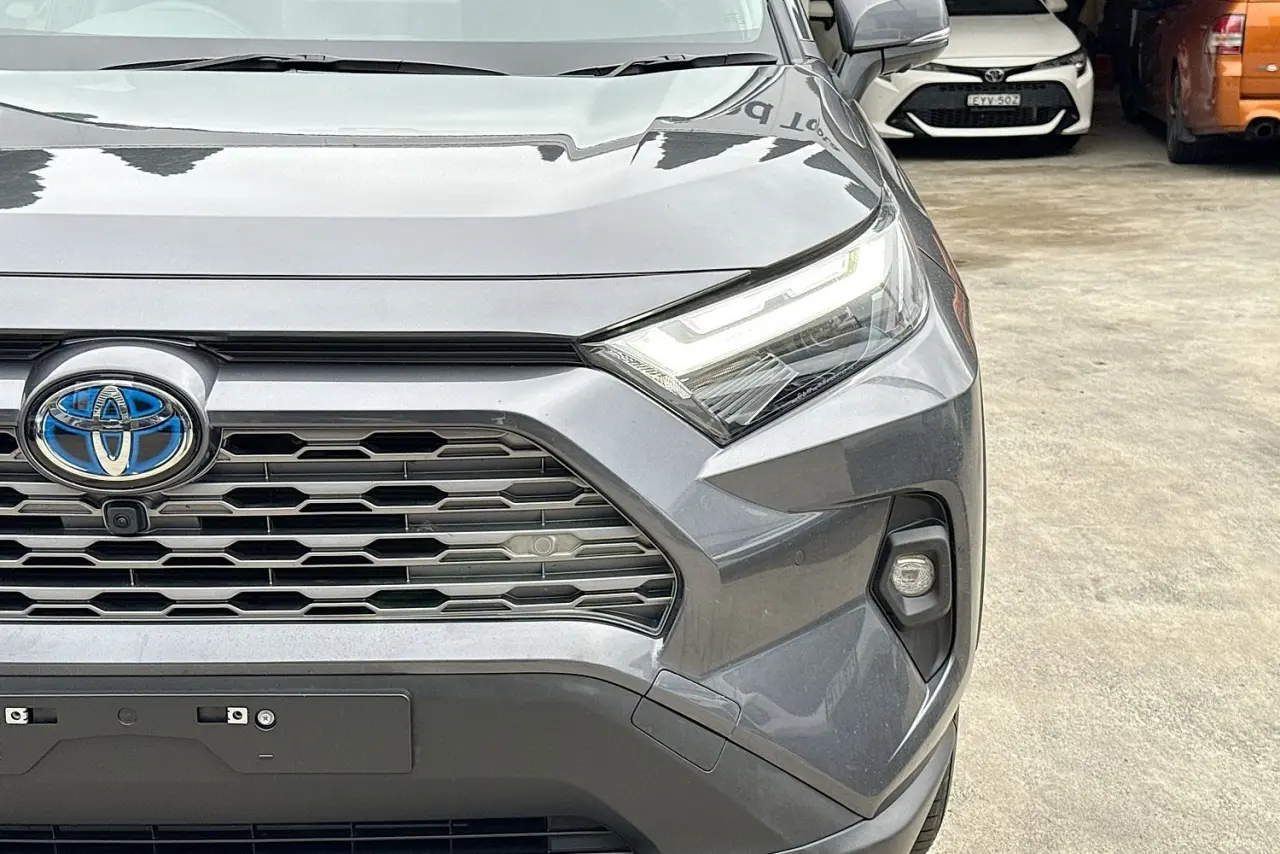2024 Toyota RAV4 Gallery Image 5