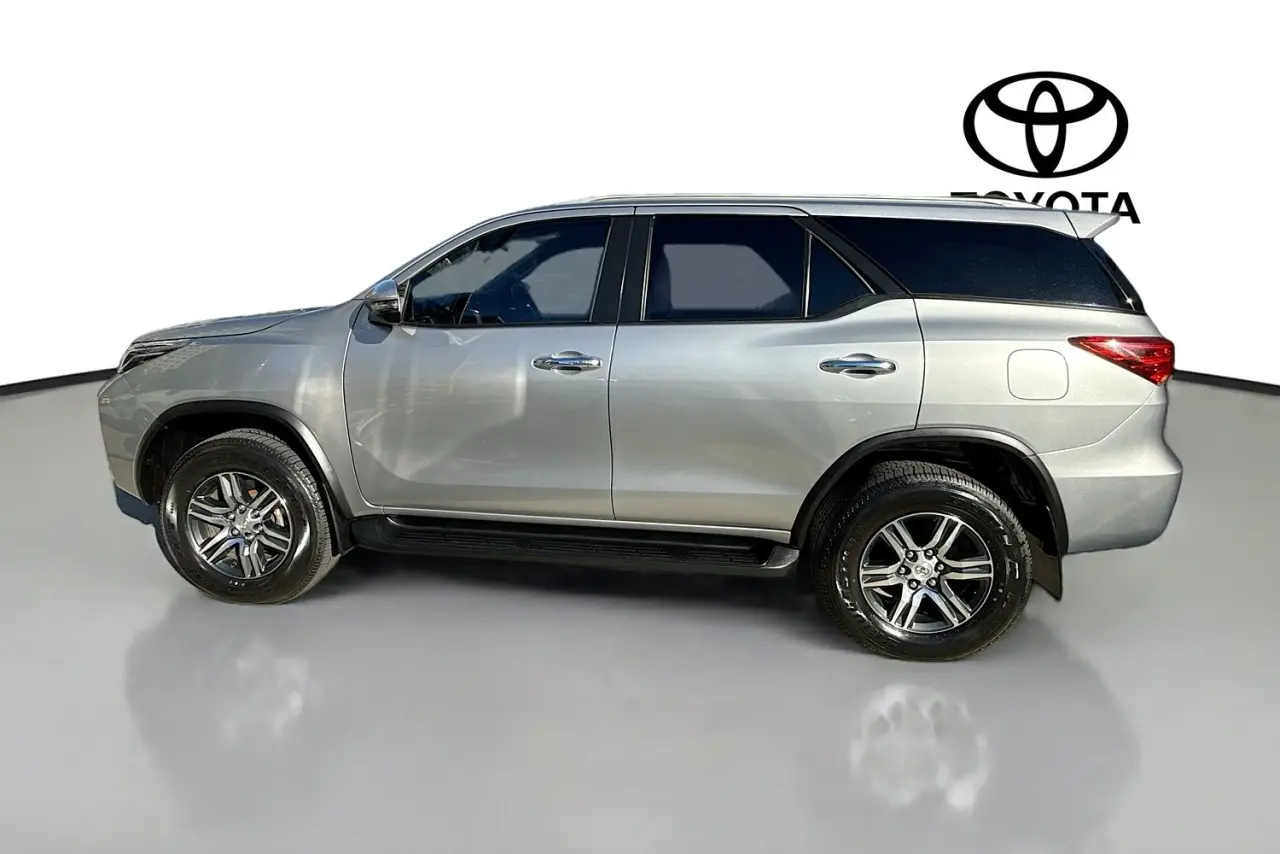 2022 Toyota Fortuner Gallery Image 5