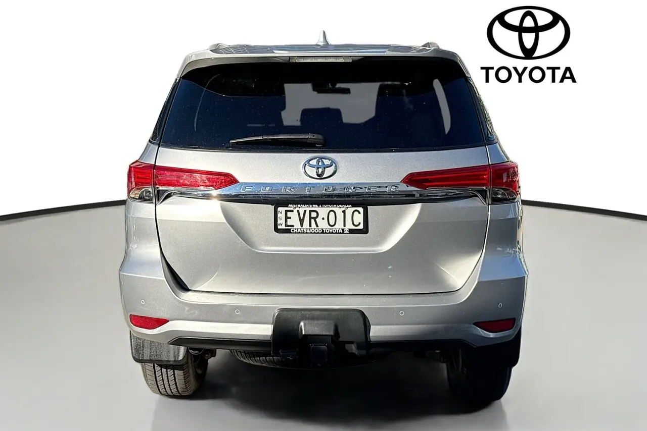 2022 Toyota Fortuner Gallery Image 7