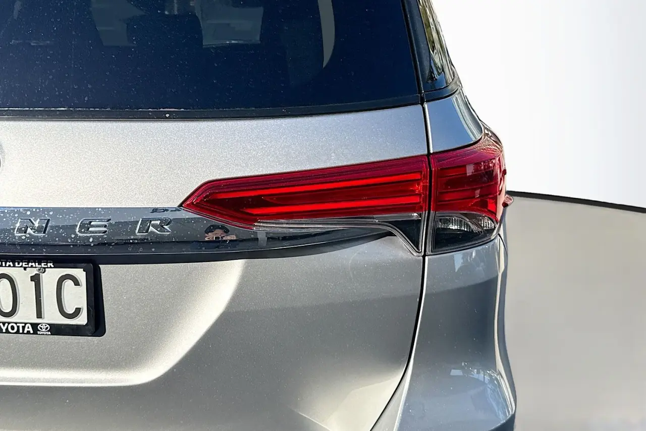 2022 Toyota Fortuner Gallery Image 9