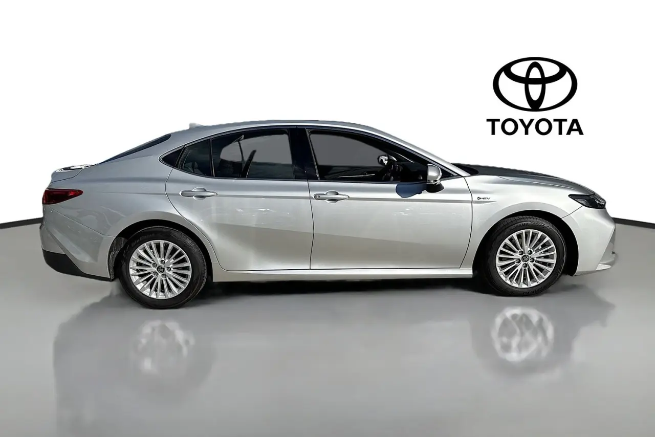 2025 Toyota Camry Gallery Image 11