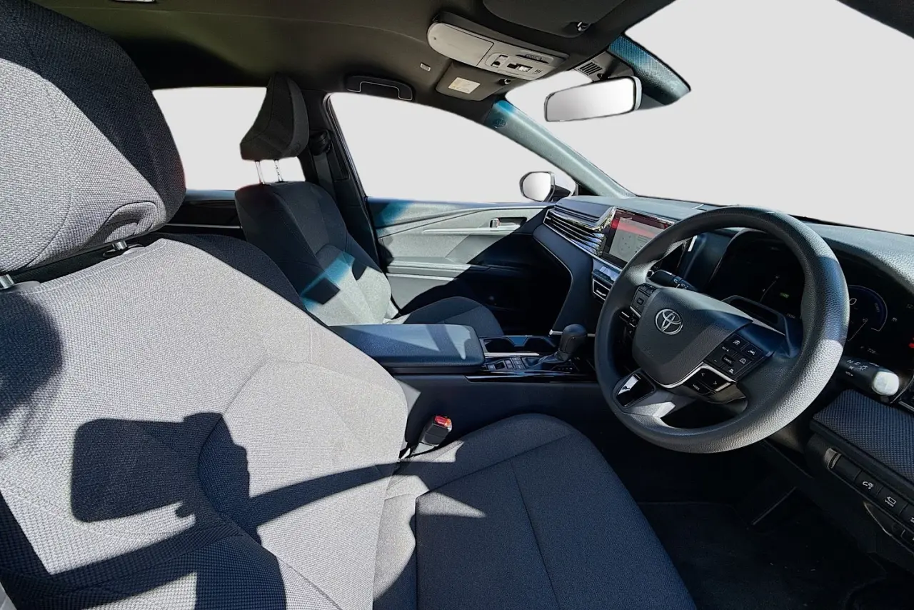2025 Toyota Camry Gallery Image 12