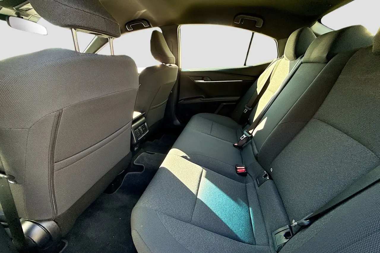 2025 Toyota Camry Gallery Image 25