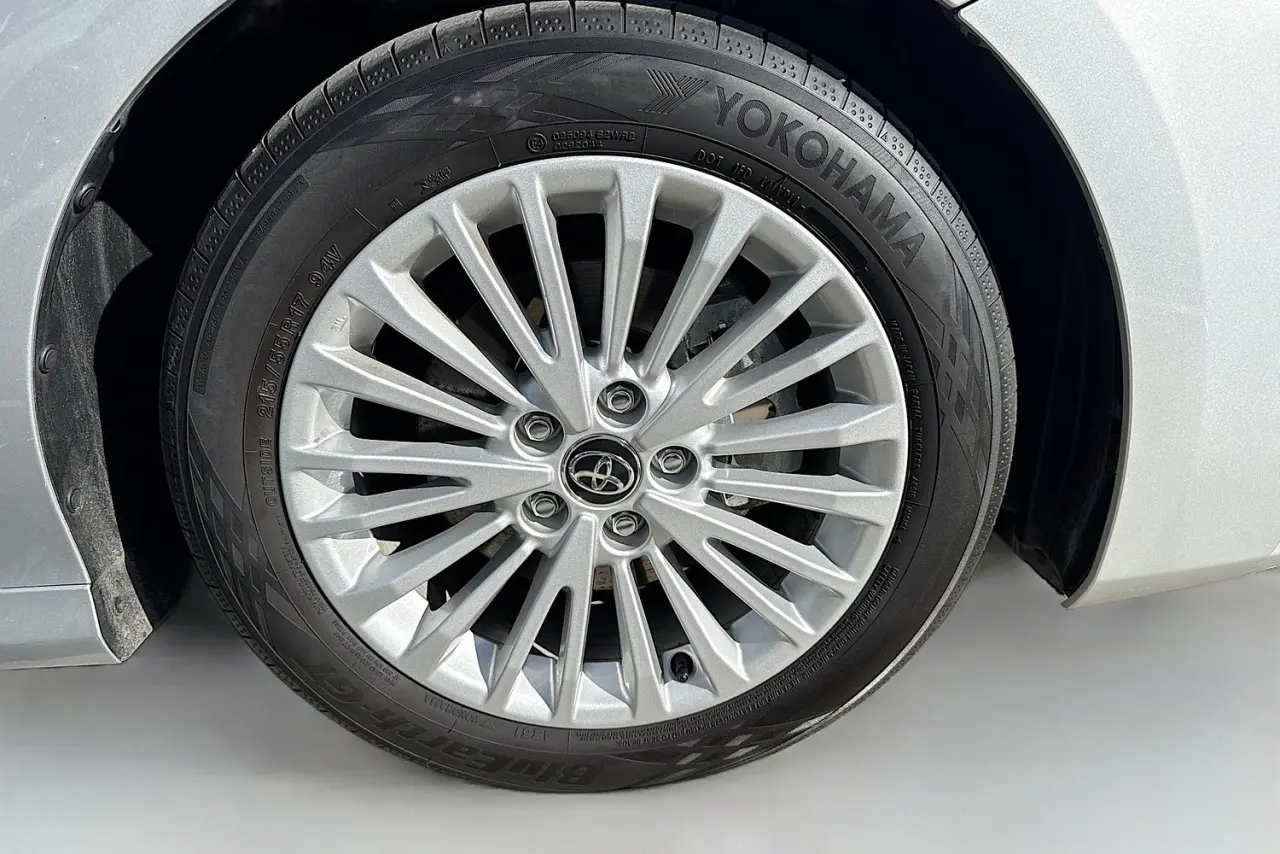 2025 Toyota Camry Gallery Image 27