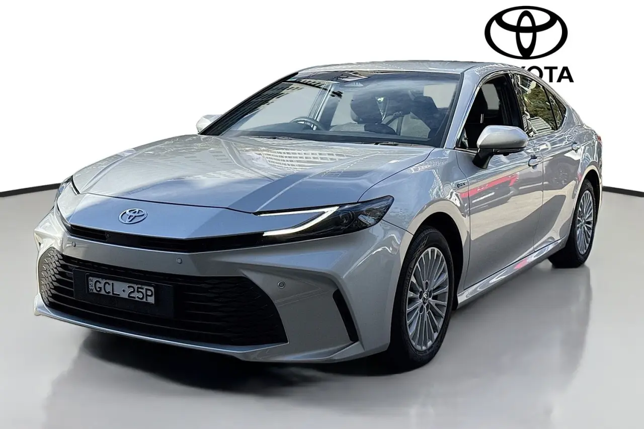 2025 Toyota Camry Gallery Image 4
