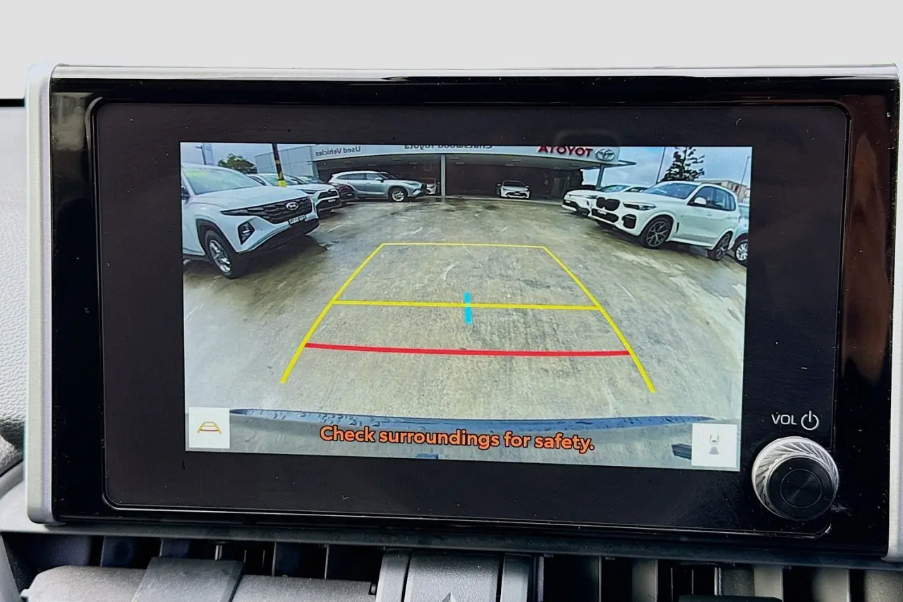 2025 Toyota RAV4 Gallery Image 15