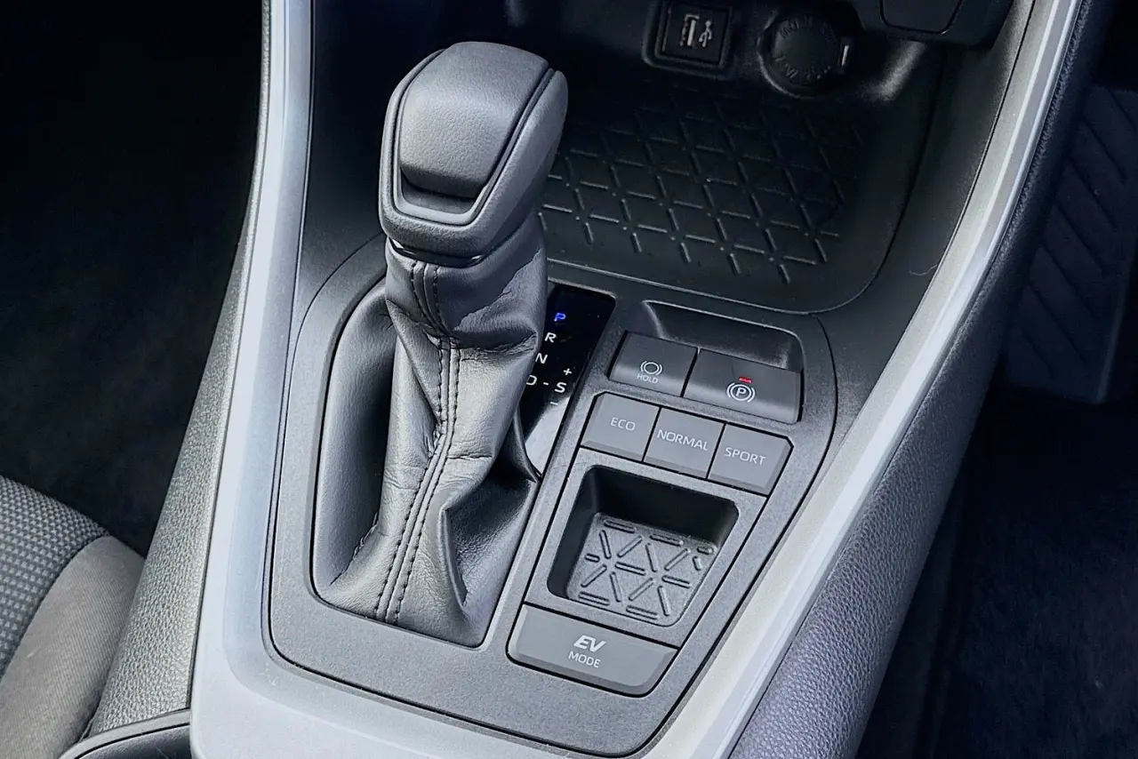 2025 Toyota RAV4 Gallery Image 16