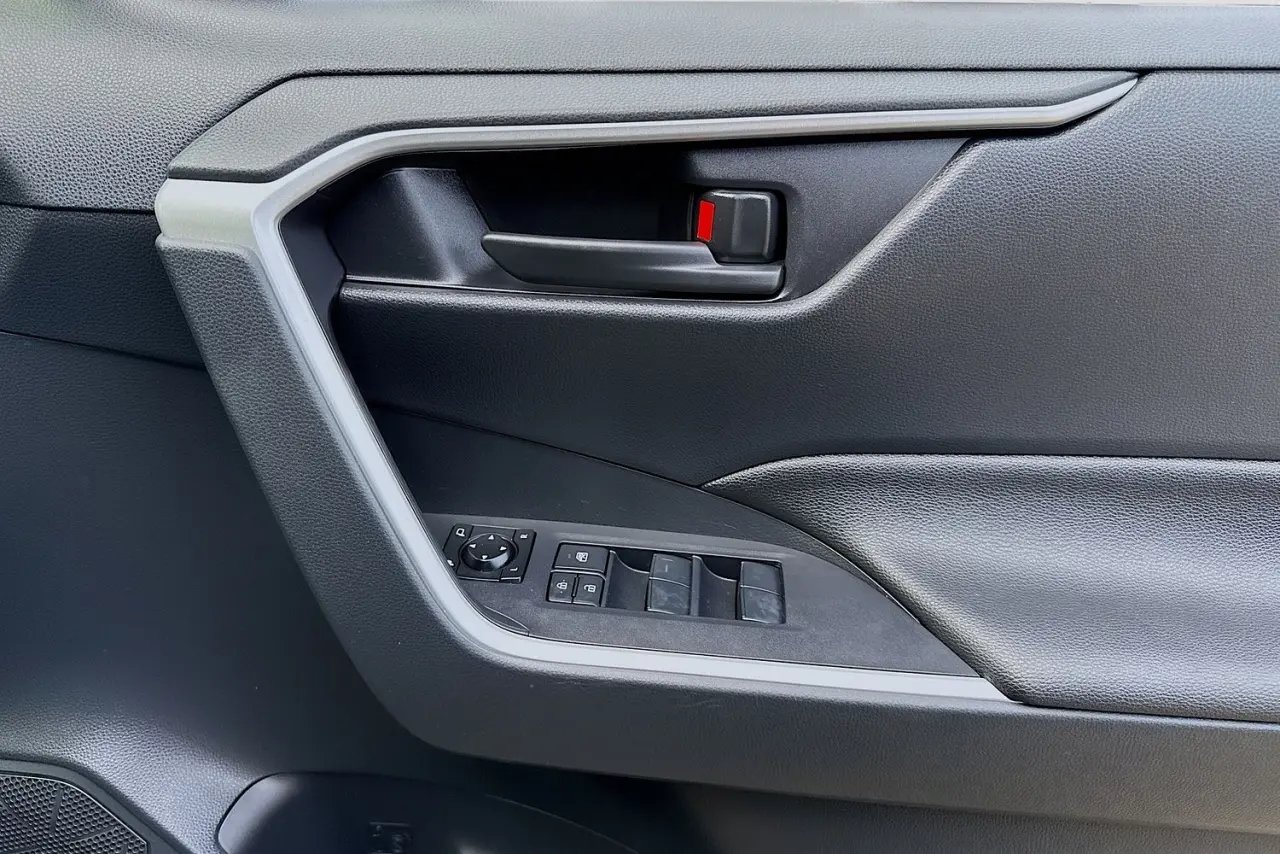2025 Toyota RAV4 Gallery Image 22