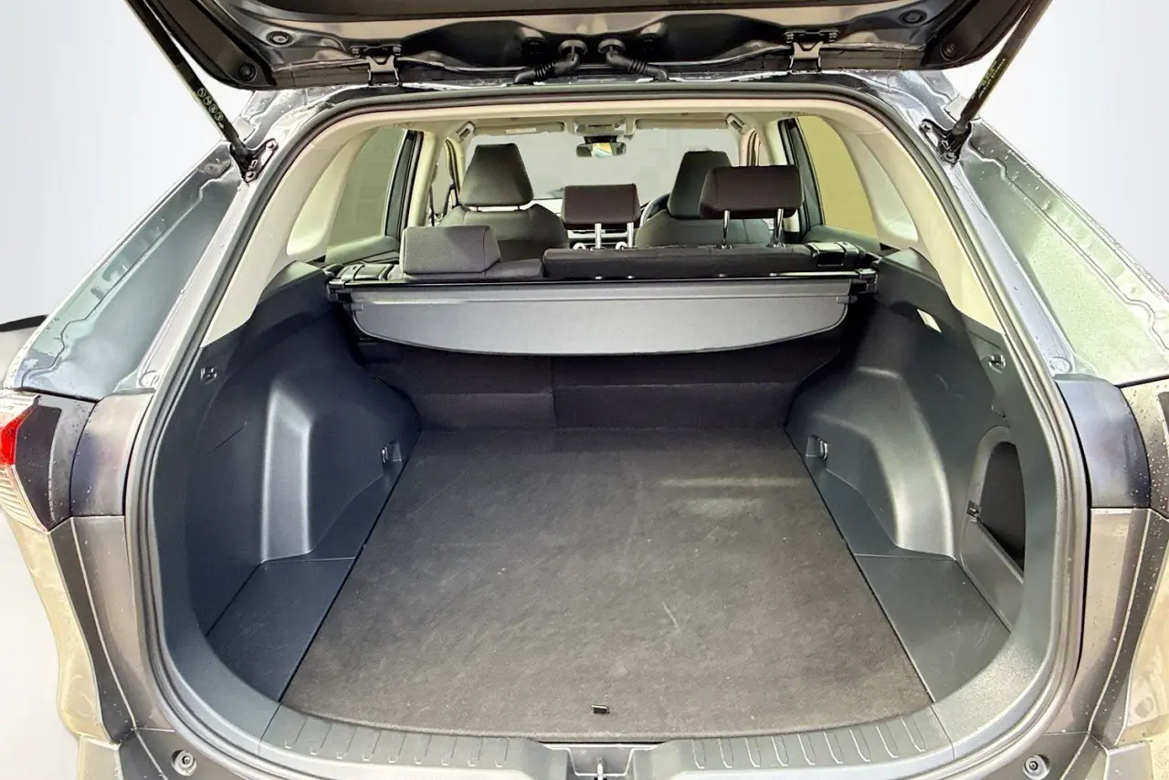 2025 Toyota RAV4 Gallery Image 25