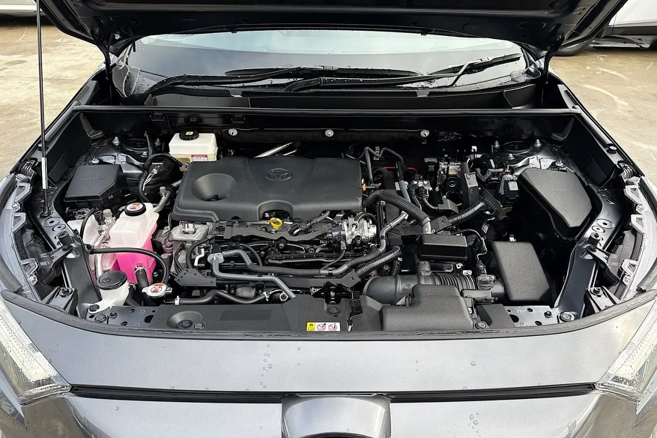 2025 Toyota RAV4 Gallery Image 27