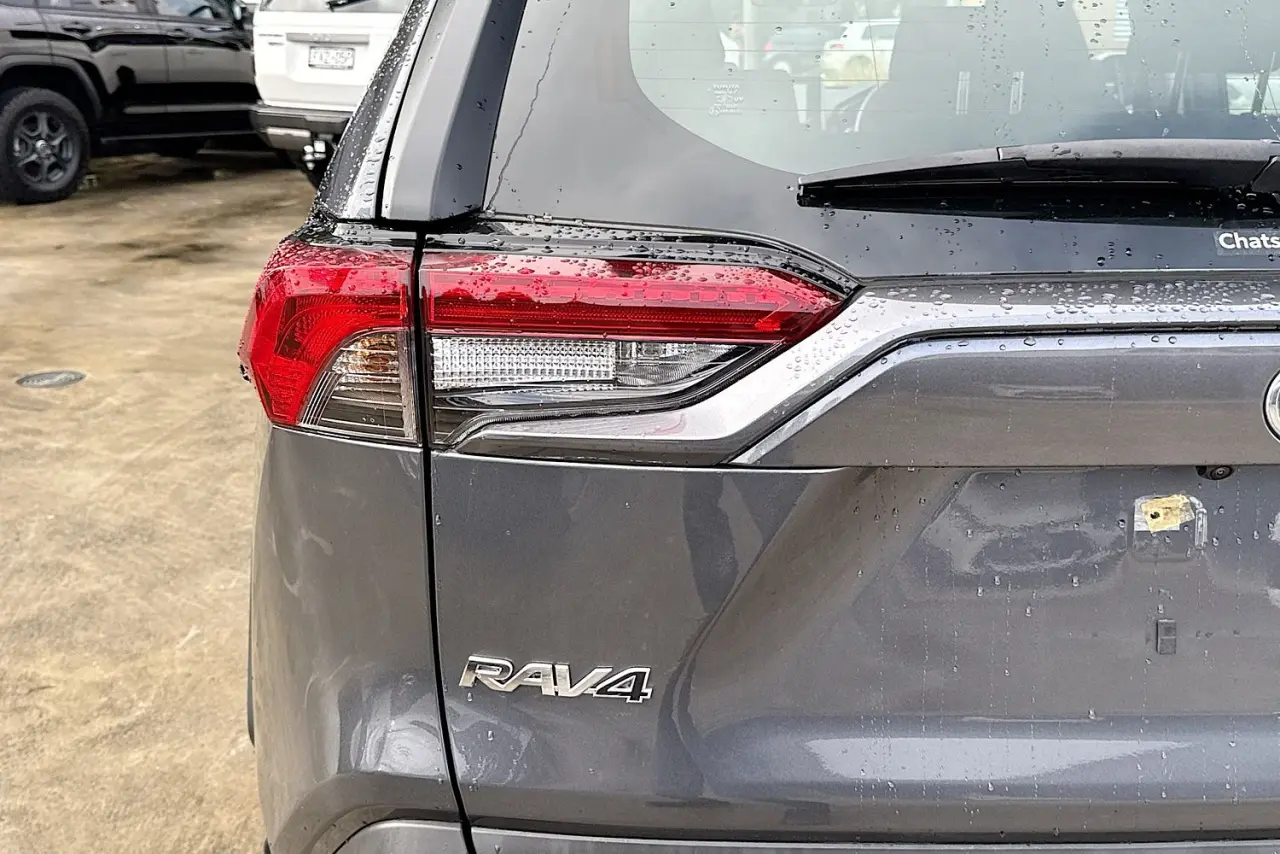 2025 Toyota RAV4 Gallery Image 8