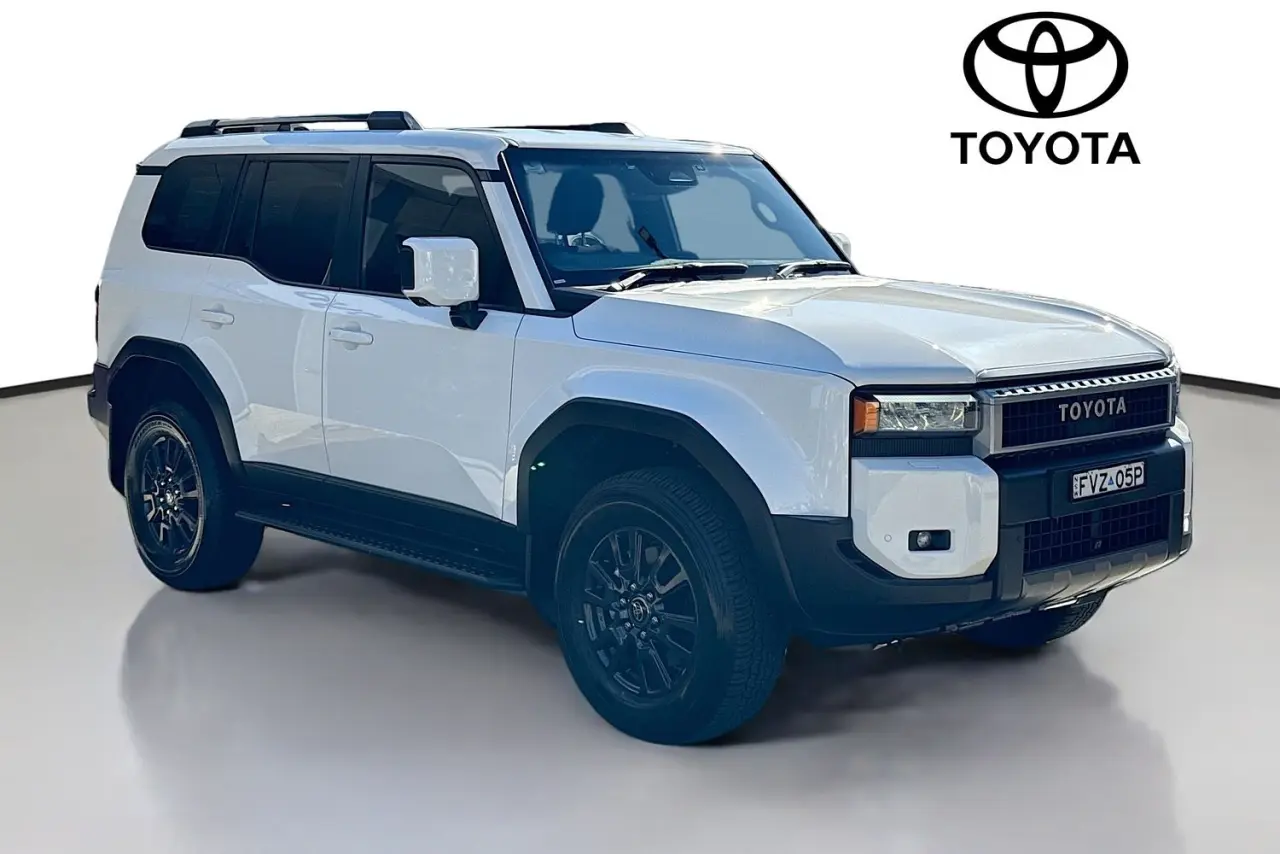 2025 Toyota Landcruiser Prado Image