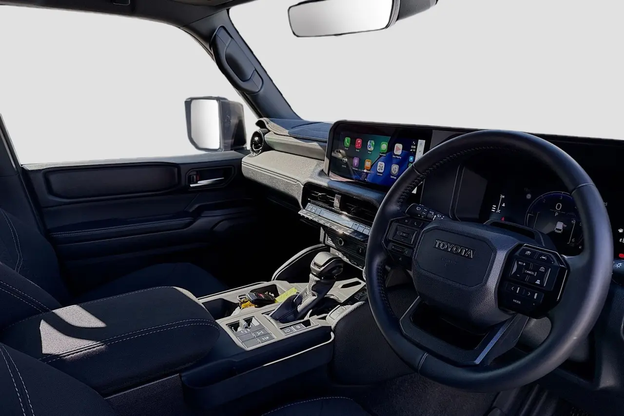 2025 Toyota Landcruiser Prado Gallery Image 22