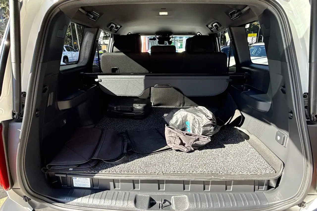2025 Toyota Landcruiser Prado Gallery Image 26