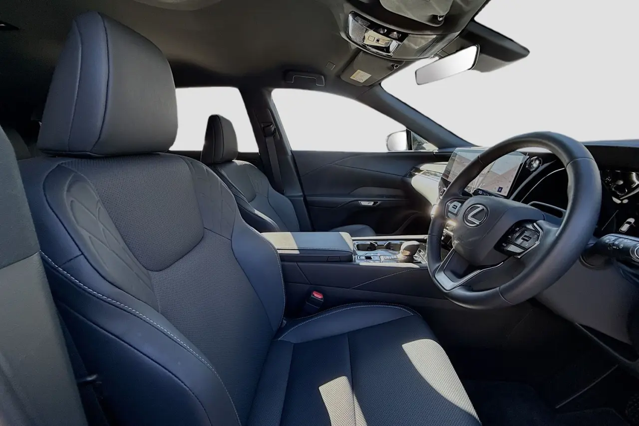 2025 Lexus RX Gallery Image 12