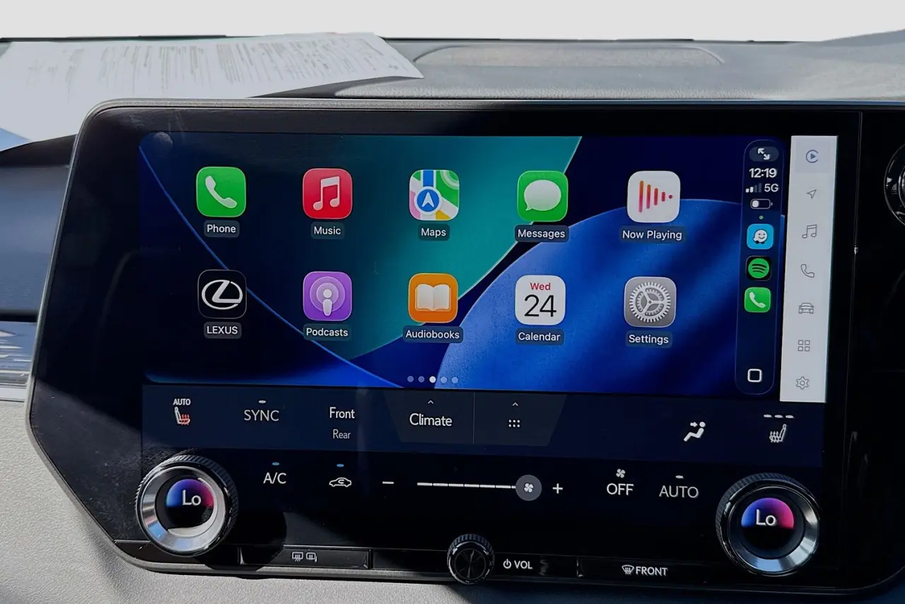 2025 Lexus RX Gallery Image 14