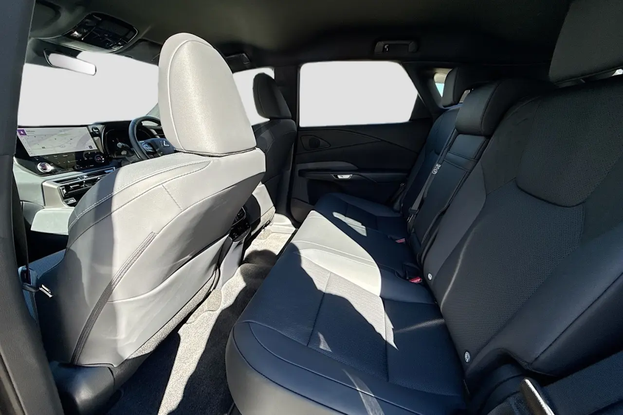 2025 Lexus RX Gallery Image 25