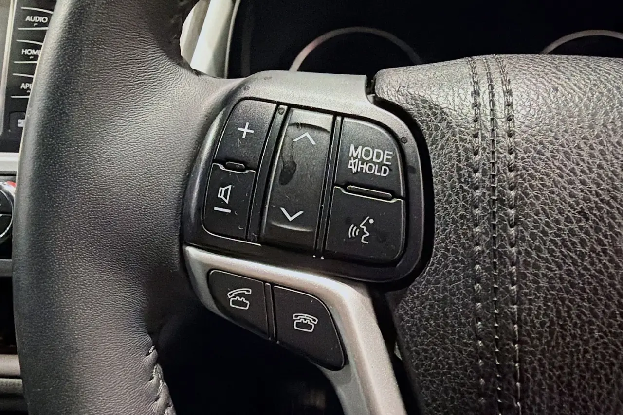 2016 Toyota Kluger Gallery Image 19
