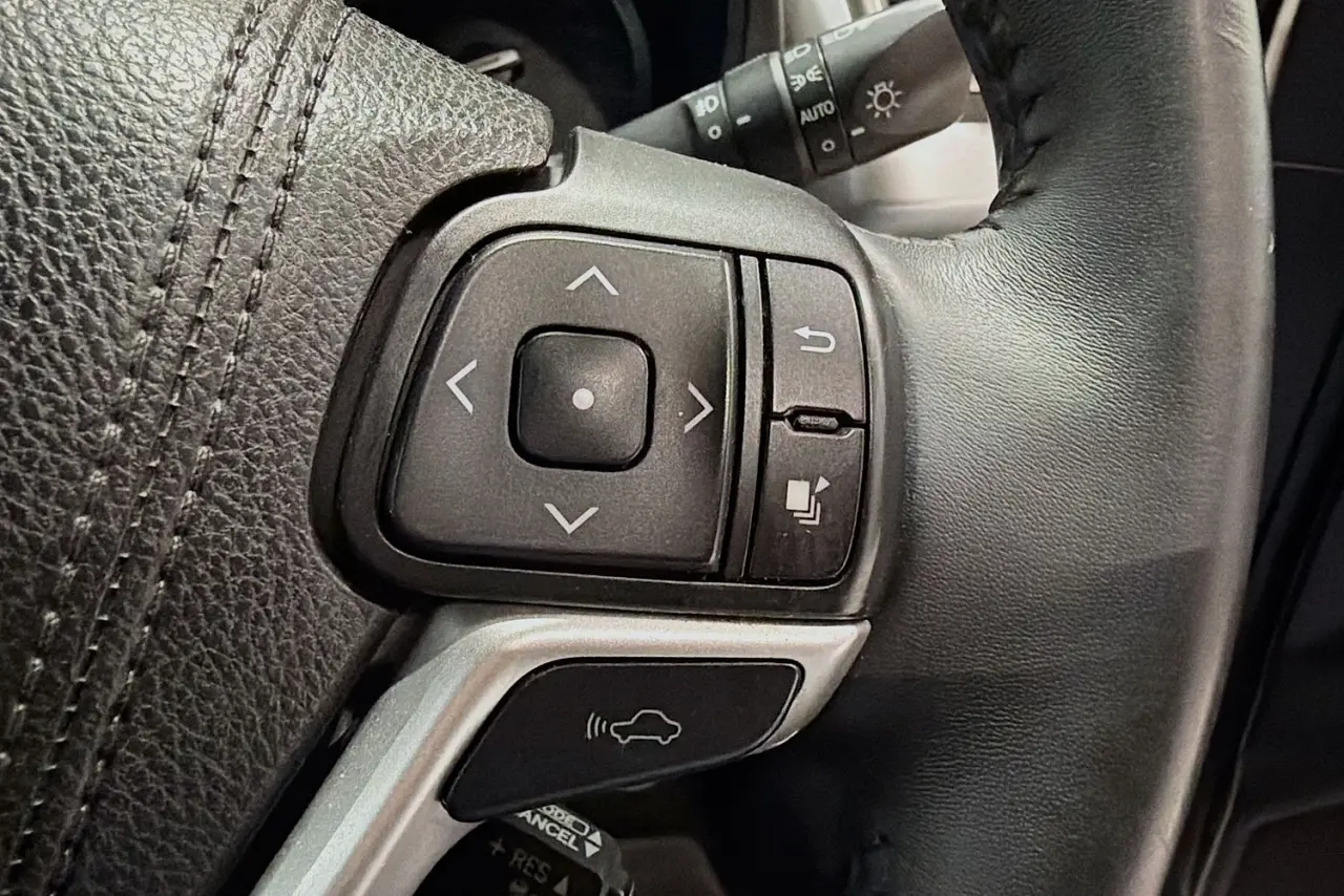 2016 Toyota Kluger Gallery Image 20