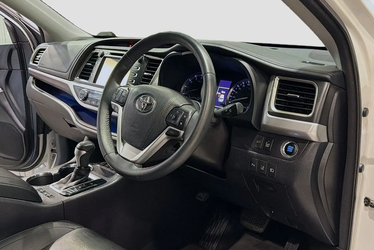 2016 Toyota Kluger Gallery Image 23