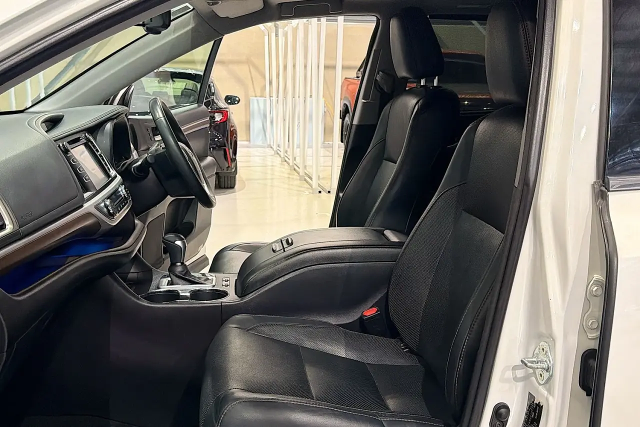 2016 Toyota Kluger Gallery Image 25