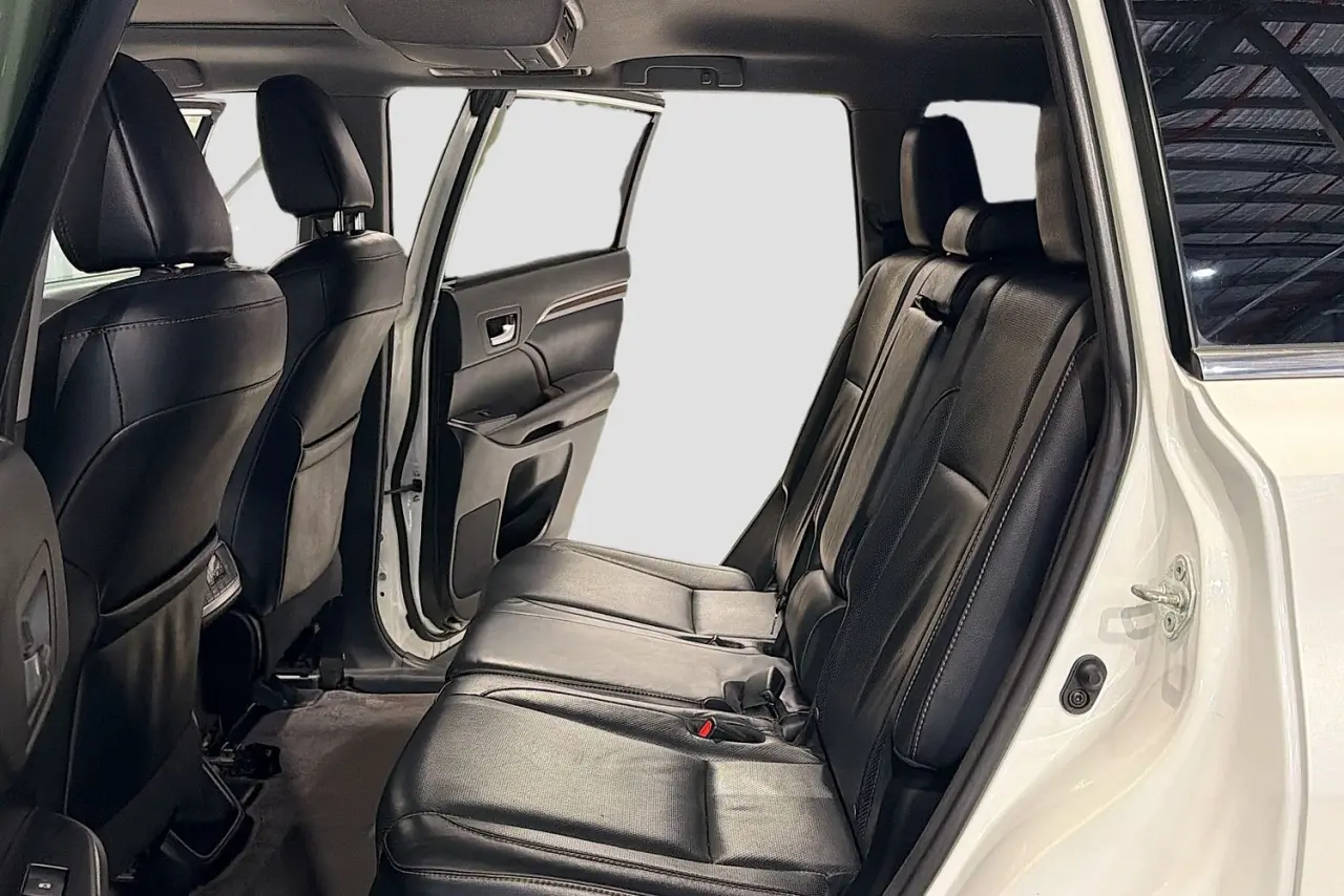 2016 Toyota Kluger Gallery Image 26
