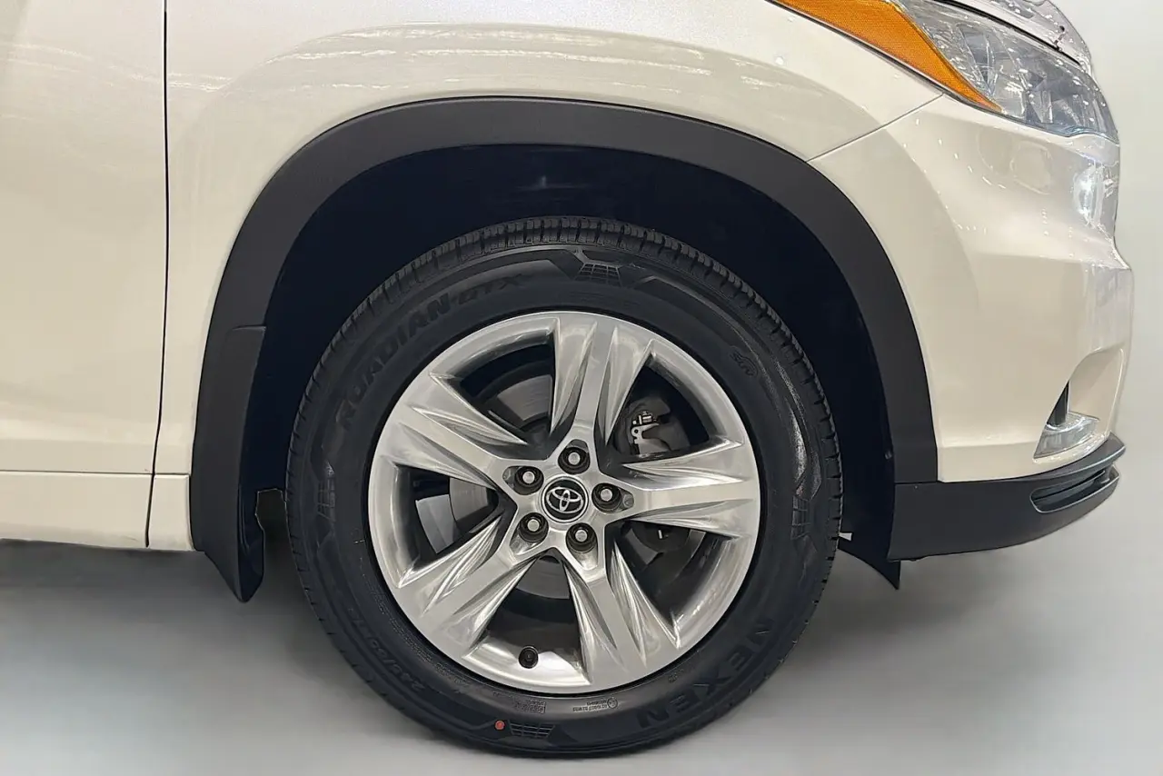 2016 Toyota Kluger Gallery Image 28