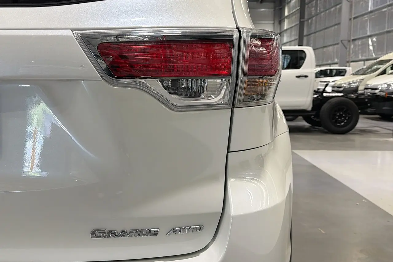 2016 Toyota Kluger Gallery Image 9