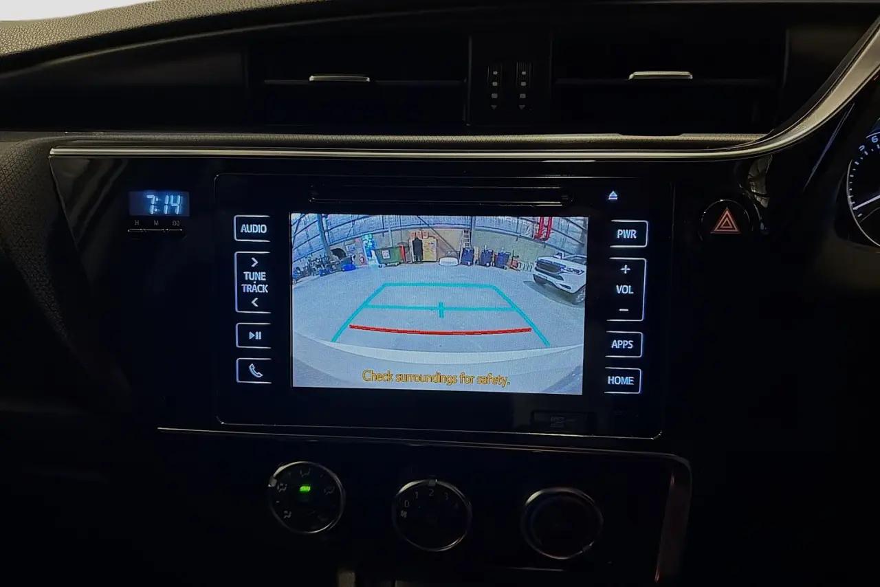 2017 Toyota Corolla Gallery Image 16