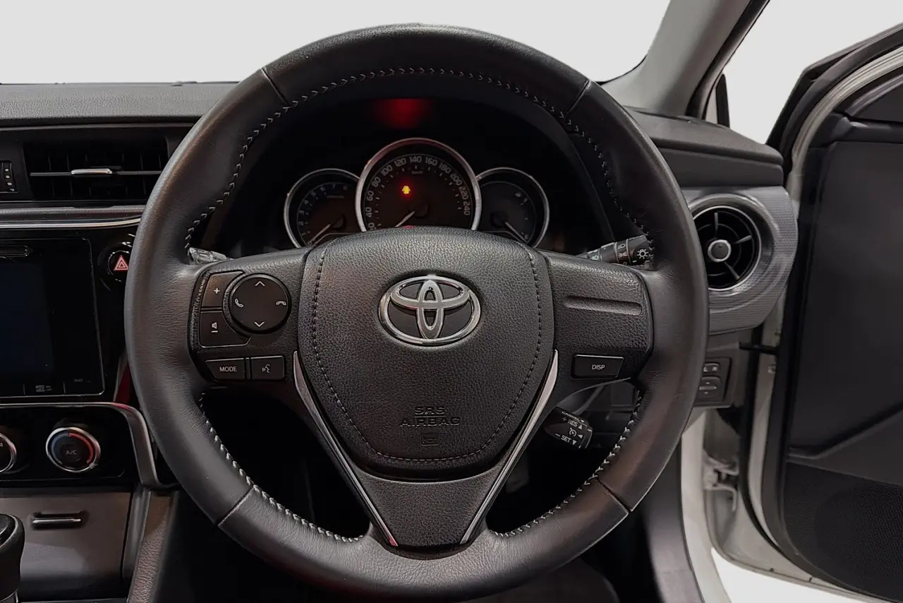 2017 Toyota Corolla Gallery Image 21