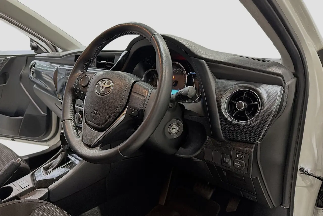 2017 Toyota Corolla Gallery Image 23