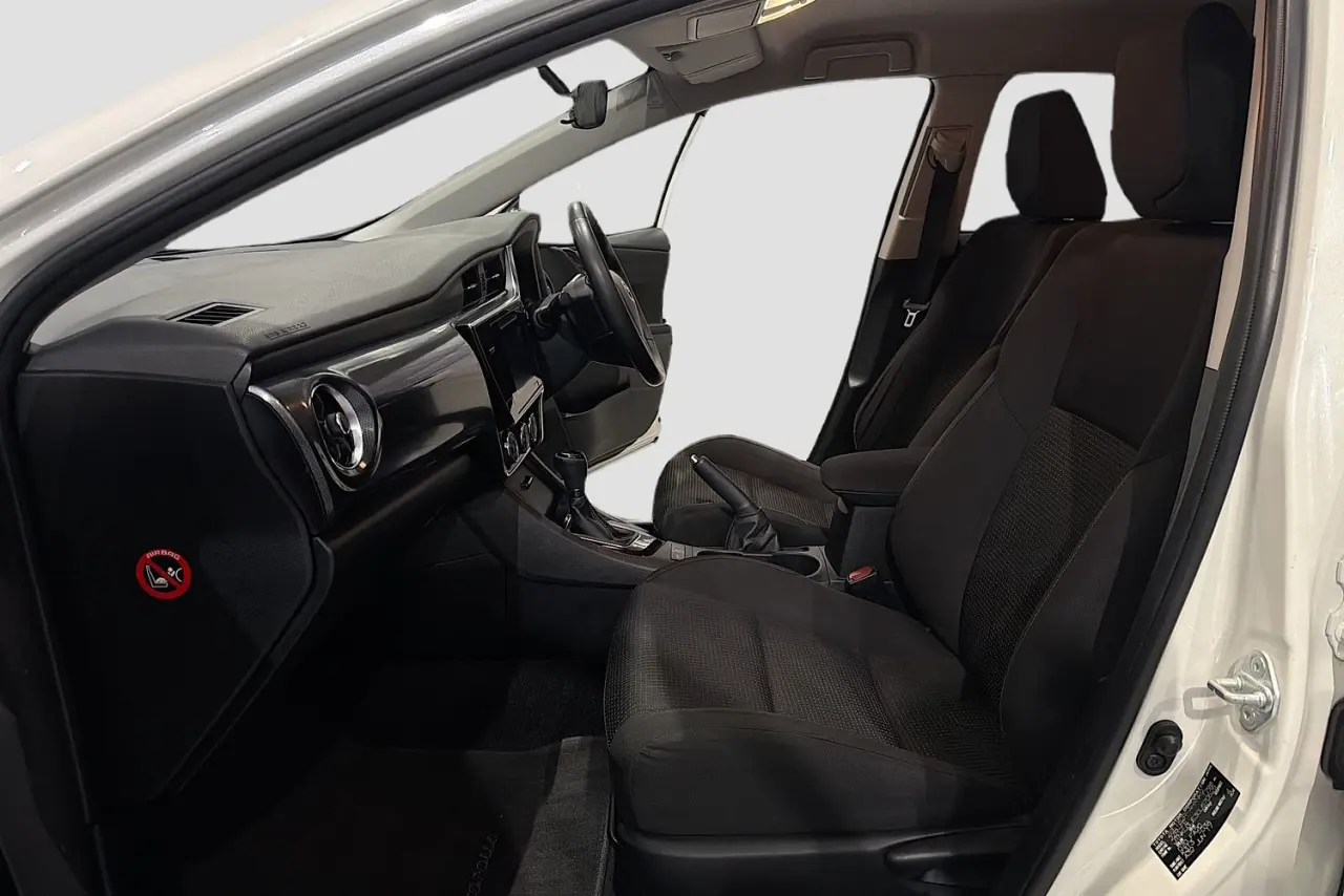 2017 Toyota Corolla Gallery Image 25