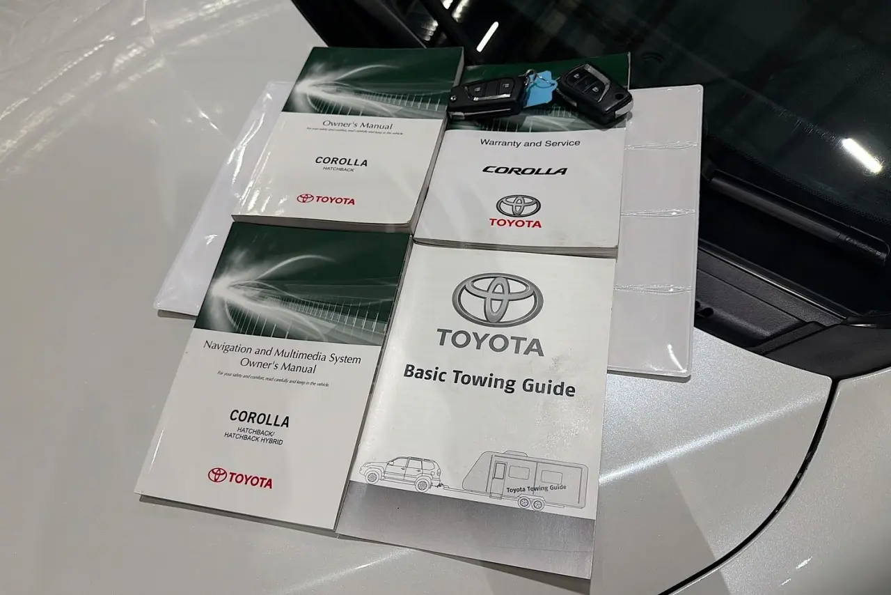2017 Toyota Corolla Gallery Image 30