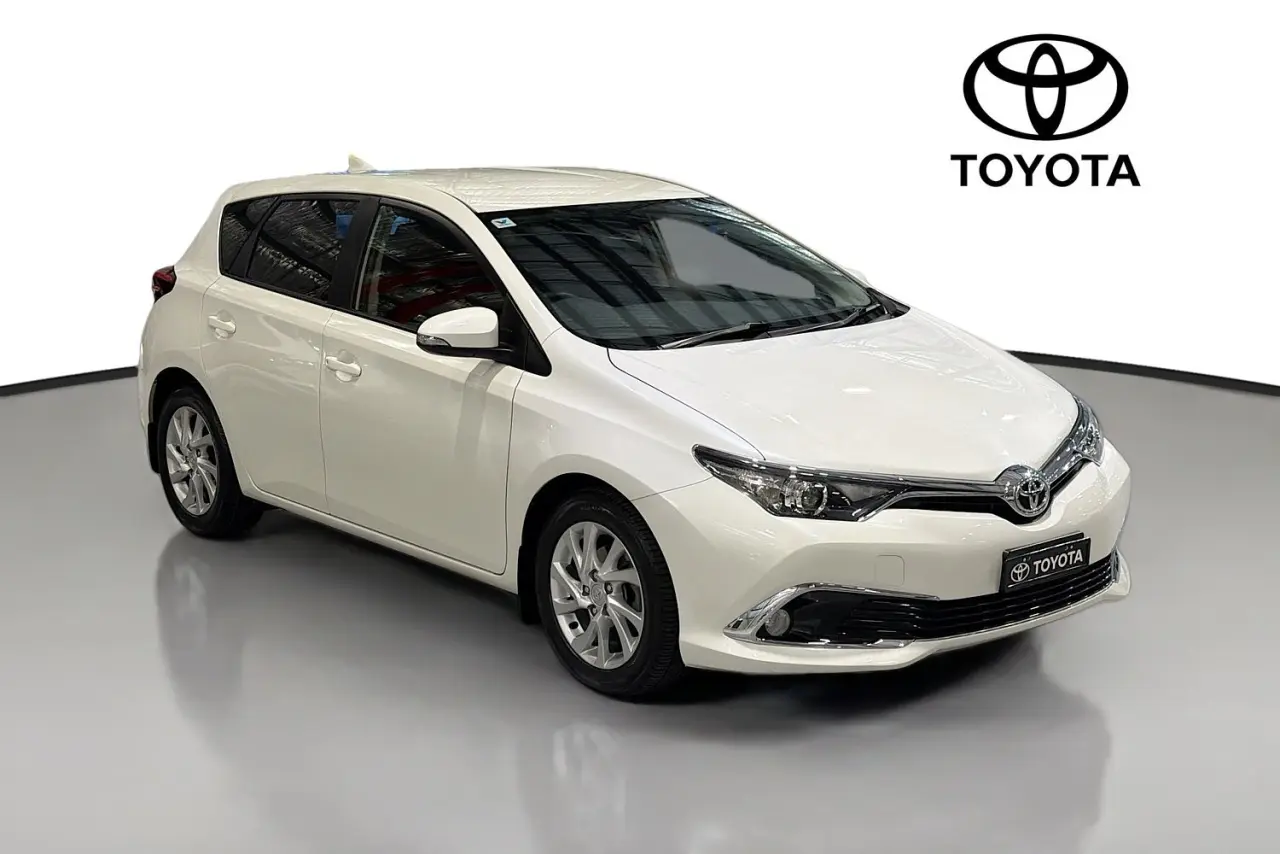 2017 Toyota Corolla Gallery Image 31