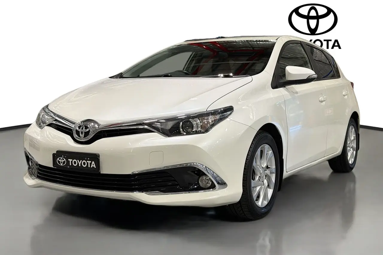 2017 Toyota Corolla Gallery Image 4