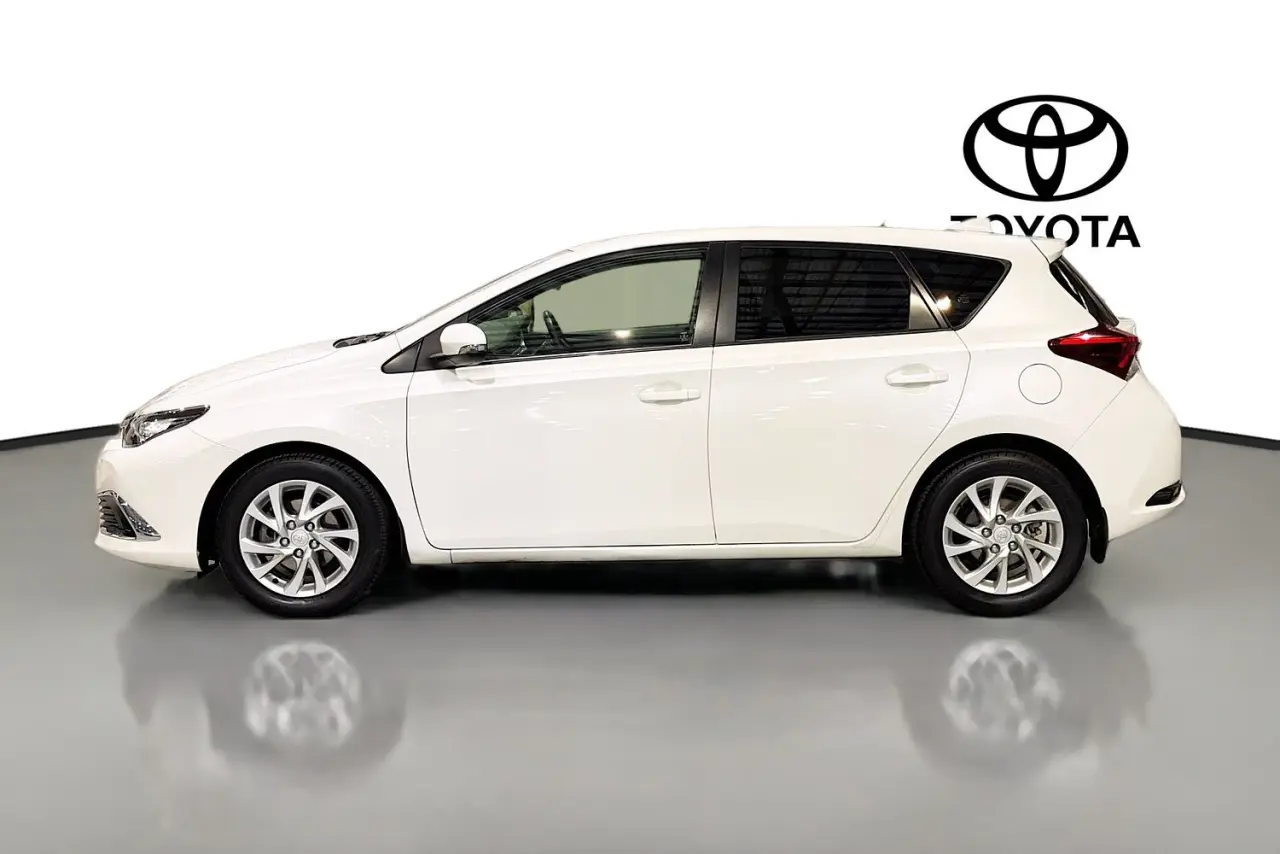 2017 Toyota Corolla Gallery Image 5