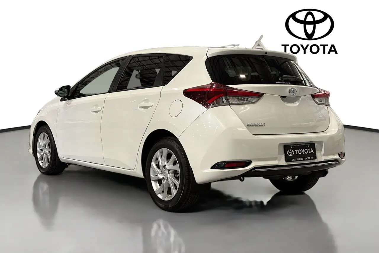 2017 Toyota Corolla Gallery Image 6