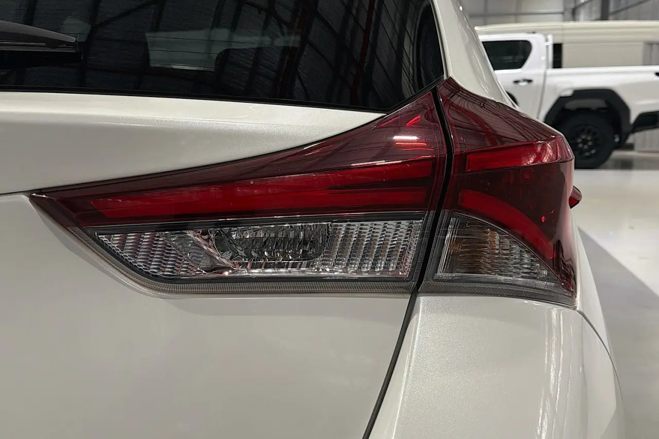 2017 Toyota Corolla Gallery Image 9