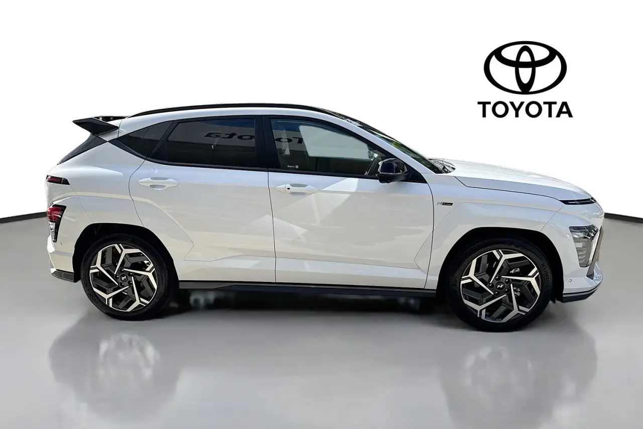 2025 Hyundai Kona Gallery Image 11