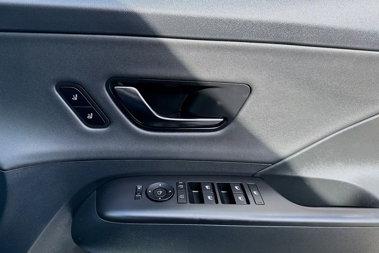 2025 Hyundai Kona Gallery Image 24