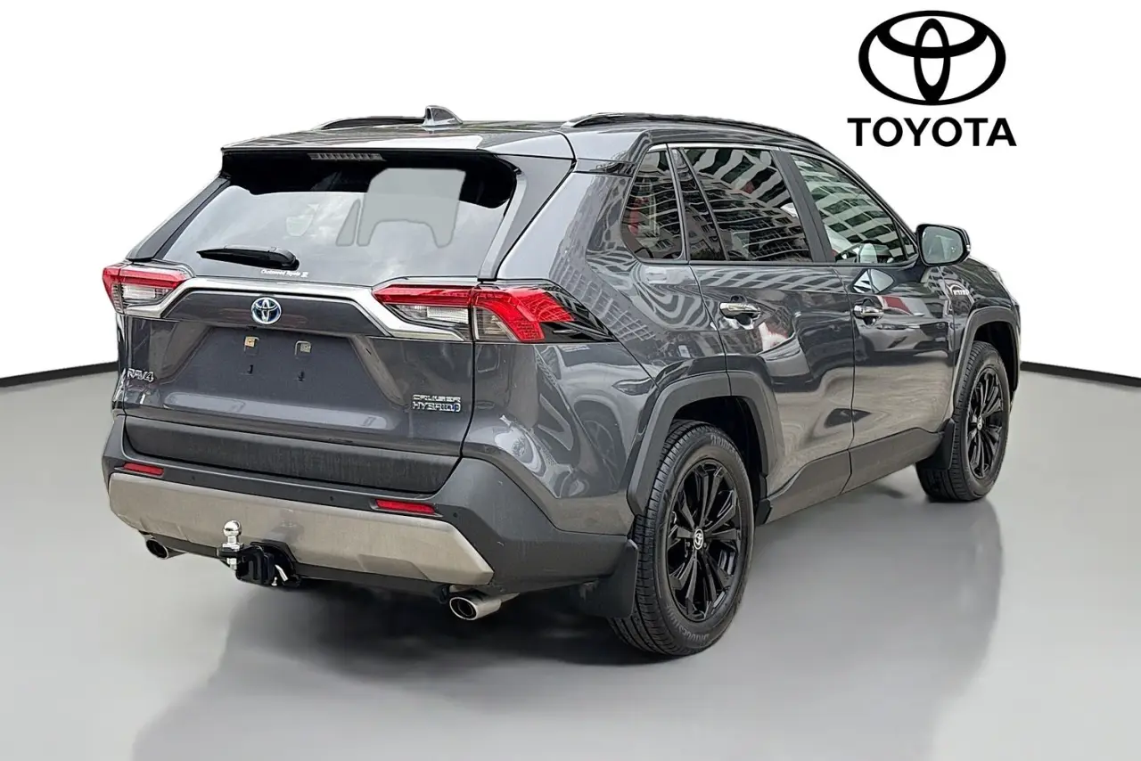 2025 Toyota RAV4 Gallery Image 20