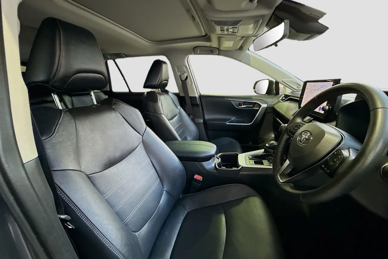 2025 Toyota RAV4 Gallery Image 25