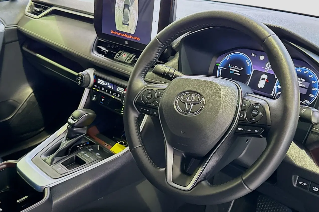 2025 Toyota RAV4 Gallery Image 27