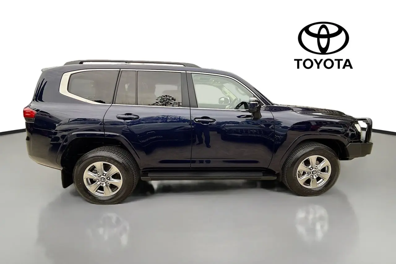 2023 Toyota Landcruiser Gallery Image 11