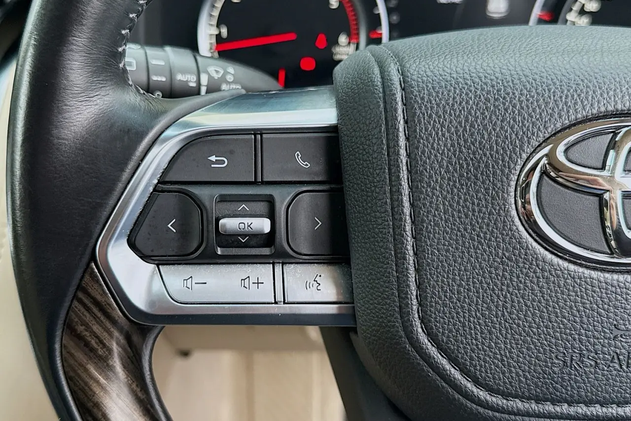 2023 Toyota Landcruiser Gallery Image 19