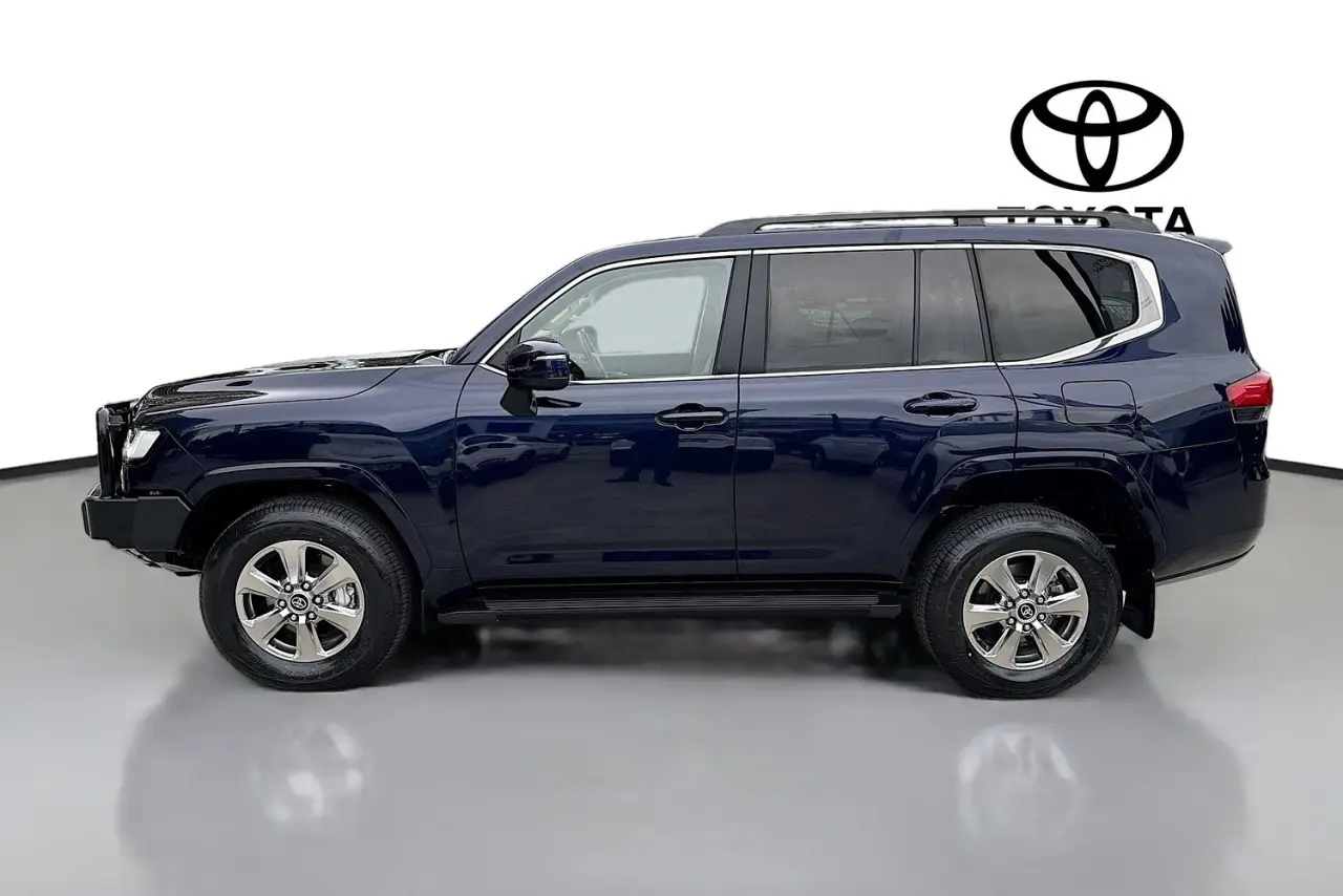 2023 Toyota Landcruiser Gallery Image 5