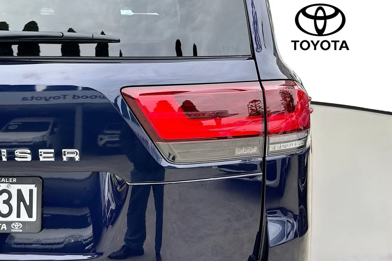 2023 Toyota Landcruiser Gallery Image 9